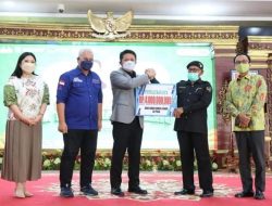 Herman Deru Salurkan Bantuan KUR Senilai Rp 4 Milyar ke Paguyuban Bakso