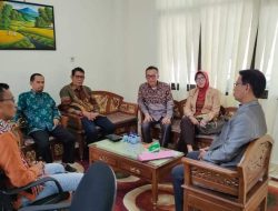 Lima Komisioner KI Sulawesi Tengah Sambangi Pengadilan Negeri Palu