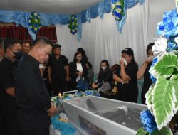 Kapolda Sulteng sampaikan Duka Cita ke Rumah Almarhum AKP Oscar J. Rorong