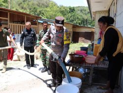 Empat Polres di Jajaran Polda Sulteng Salurkan Air Bersih kepada Warga