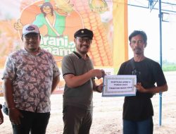 Tingkatkan Produktivitas Petani, Pemda Parimo Serahkan Batuan Alat Pertanian
