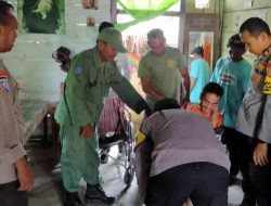 Penyandang Disabilitas ini Bahagia Mendapat Surprise Kapolsek Pamona Selatan