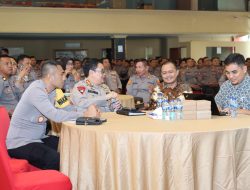 550 PAM TPS di Kota Palu Ikut Pembekalan, Kapolresta Minta Tidak Berambut Gondrong