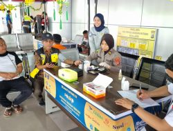 Biddokkes Polda Sulteng dan Jasa Raharja Beri Layanan Kesehatan Gratis Bagi Pemudik