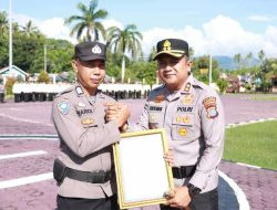 Kapolres Parigi Moutong Beri Penghargaan kepada Bripka Abdul Harik 