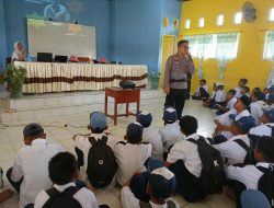 Peringati Sumpah Pemuda, Polsek Tomini Ajak Pelajar SMP Tolak Narkoba