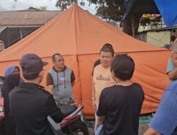 Datangi Tenda Pengungsian, Wabup Parimo Peluk Duka Mahasiswa Korban Kebakaran
