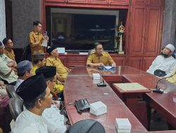 Sekda Parimo Serahkan Hibah Keagamaan ke 11 Ponpes, Dorong Kemandirian Ekonomi