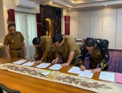 Sekretariat DPRD Sulteng Teken Perjanjian Kinerja, Sekwan Tekankan Profesionalisme Aparatur