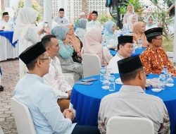 Hidayat Pakamundi Wakili Ketua DPRD Sulteng Hadiri Bukber Pemprov
