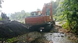 BPBD Parimo Pasang 100 Geobag di Sibalago, Air Bersih Disalurkan ke 5 Desa