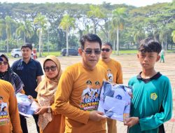 2.383 Murid MTs di Parigi Moutong Dapat Seragam Sekolah Gratis